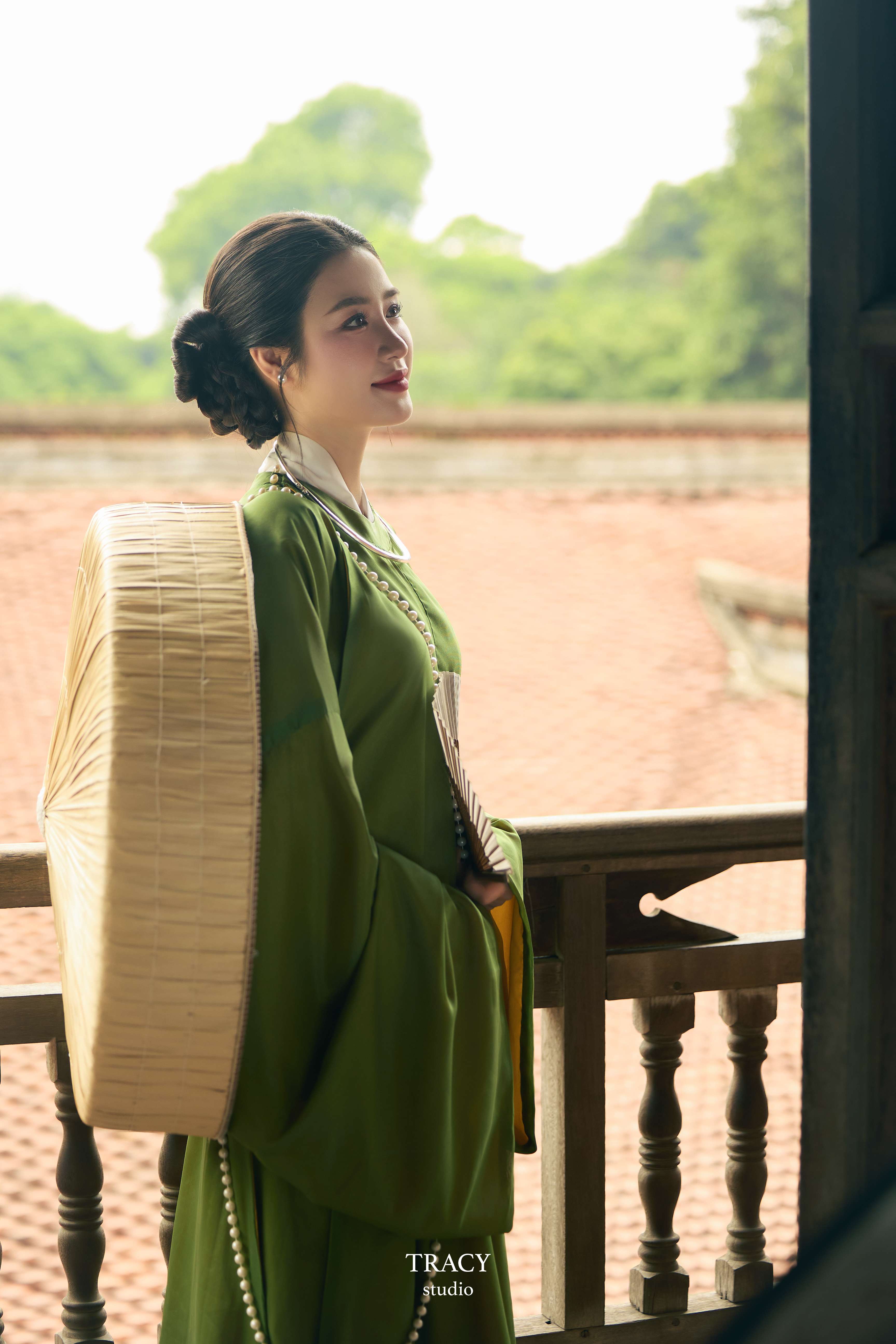 frontend/img/gallery/anh-tet-yem-ao-dai/tracy-studio-chup-viet-phuc-phuong-linh (10).jpg